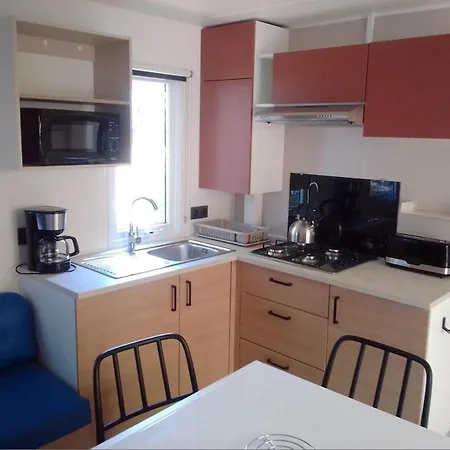 Mobil Neuf 6 Places Climatise Campingplads